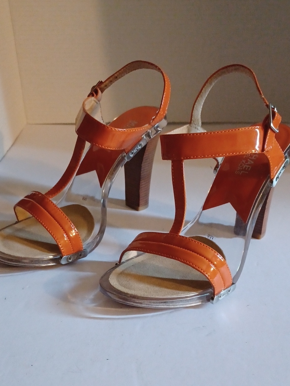 Michael Kors Lani Darrien Heels Orange Patent T-Strap Block Heel Sandals 8M